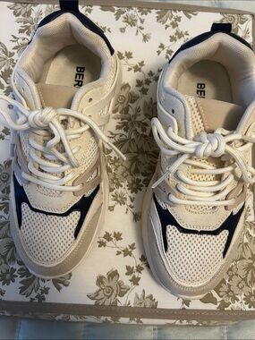 Women  Navy Beige Chunky Sneakers size 6.5